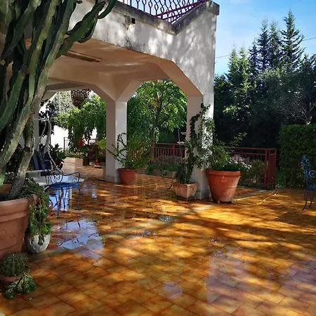 Flora Homestay szállás Leporano